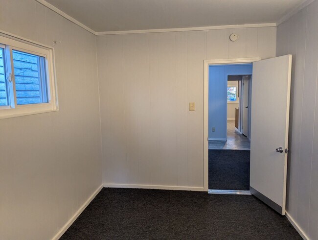 Building Photo - 225 Poplar St