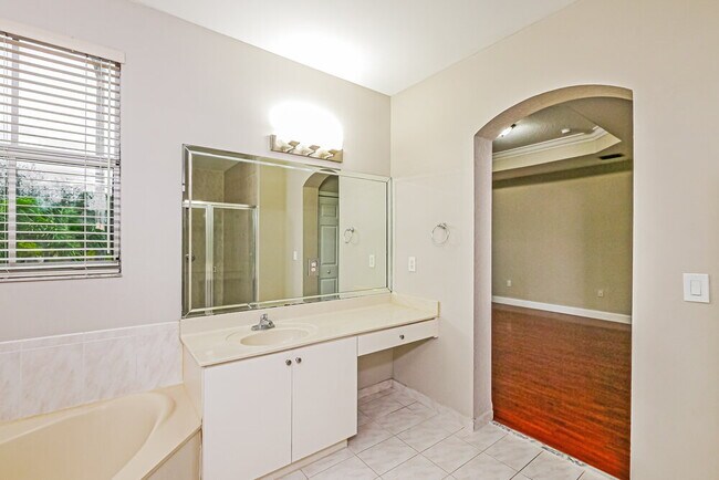 Building Photo - 15251 SW 26th Terrace