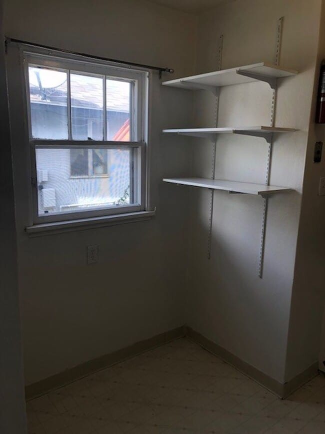 Building Photo - 417 S 2nd St