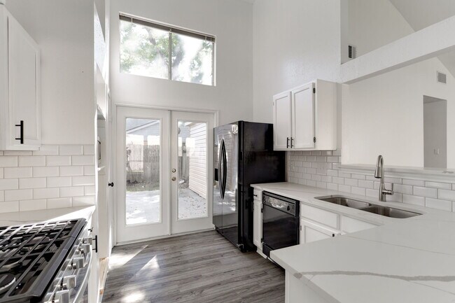 Kitchen - 18326 Autumn Trails Ln