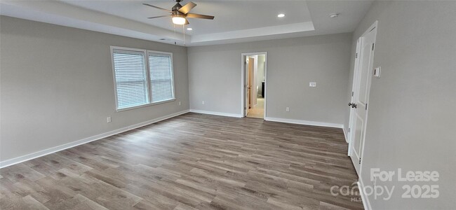 Building Photo - 1038 Albany Park Dr