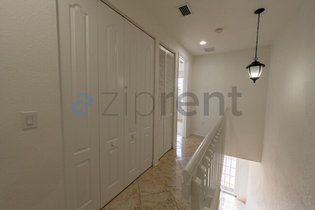 Building Photo - 708 SW 147th Ave