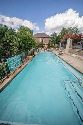 Building Photo - 2745 Troutt Dr