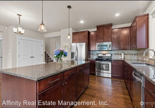 Building Photo - 4 br, 3 bath House - 2616 20th Ave SW