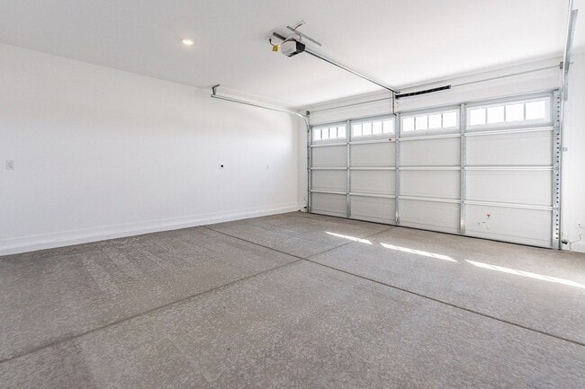 Building Photo - Modern Elegance in the Heart of Asante – Like-New 4 Bedroom Home