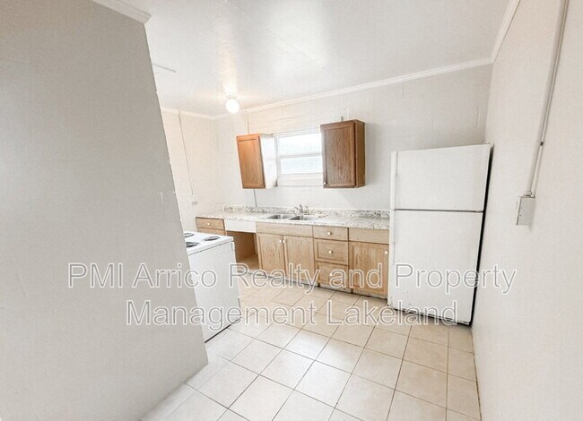 Building Photo - 324 Pearl St