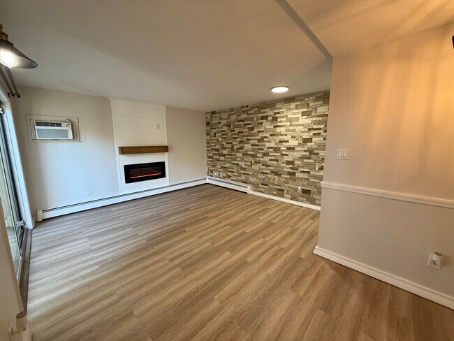 Building Photo - 1 Sundance Dr