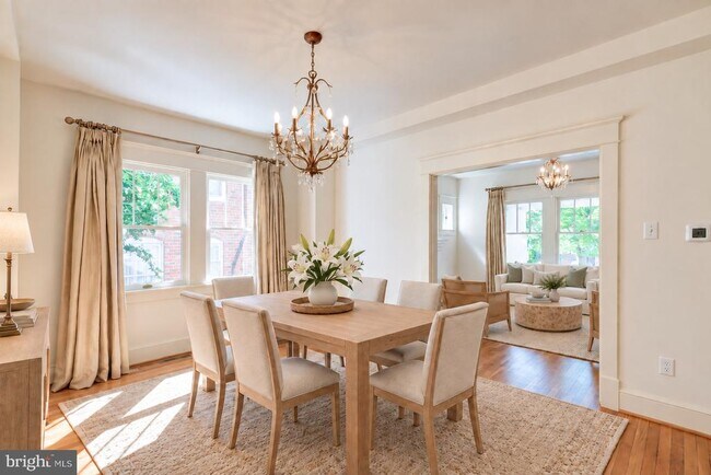 Building Photo - 209 W Masonic View Ave