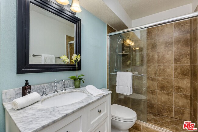 Building Photo - 1633 S Bentley Ave