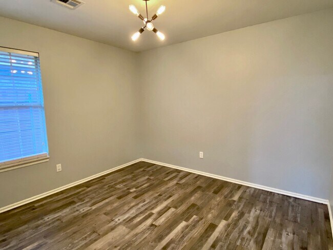 Building Photo - 4805 Stag Horn Dr