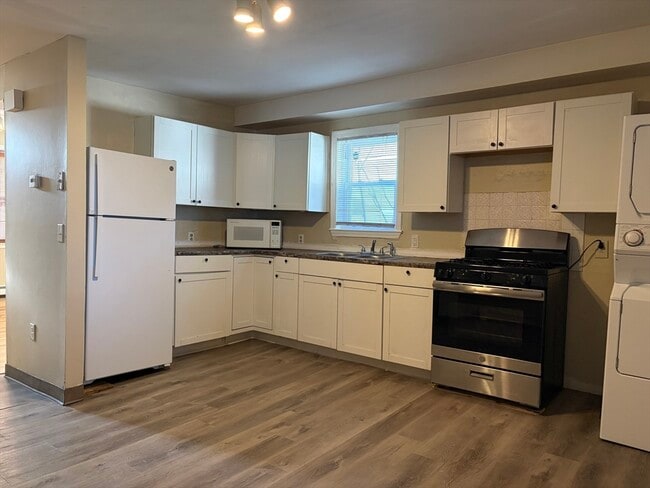 Building Photo - 36 Cork St