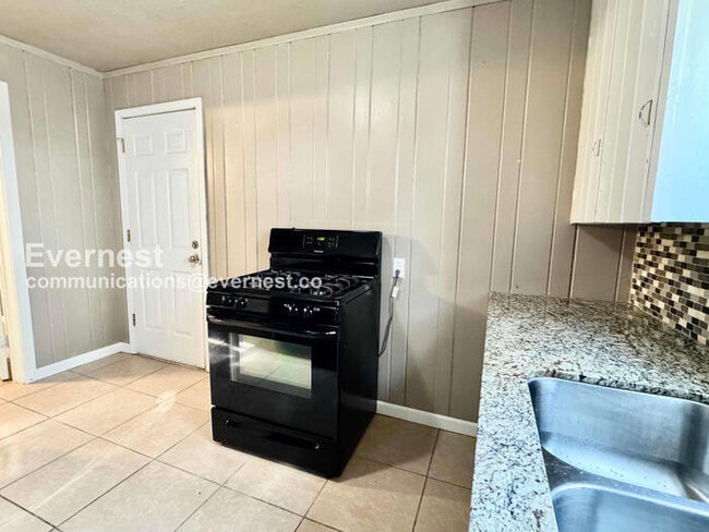 Building Photo - 917 S Urbana Ave