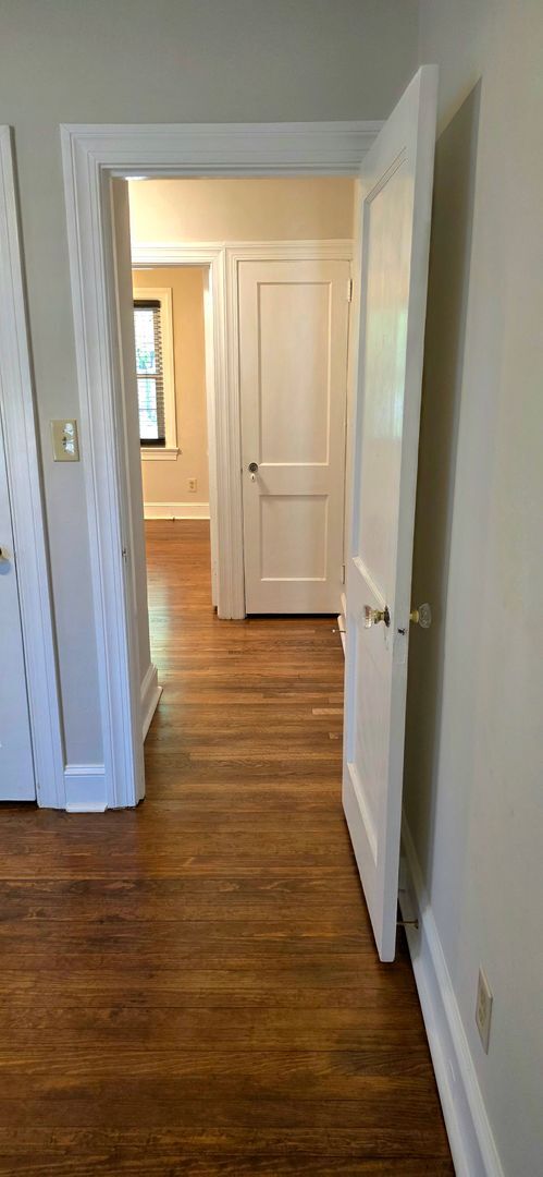 Building Photo - Cozy & Convenient 2 Bed, 1 Bath Home