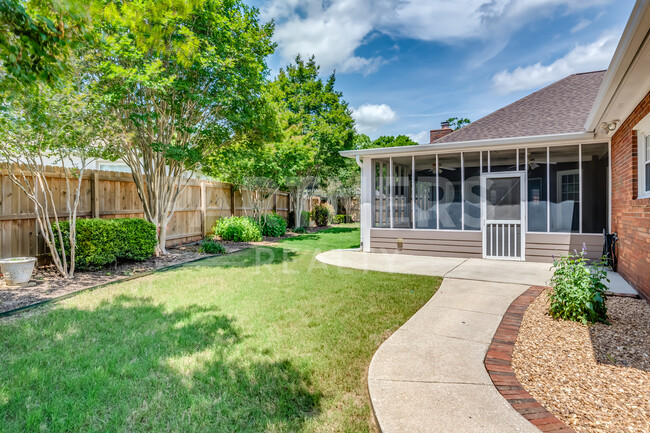 Building Photo - 8536 Plantation Ridge Rd