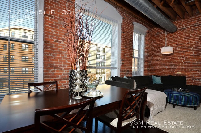 Building Photo - 212 7th St E