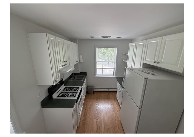 Building Photo - 55 Cedar St