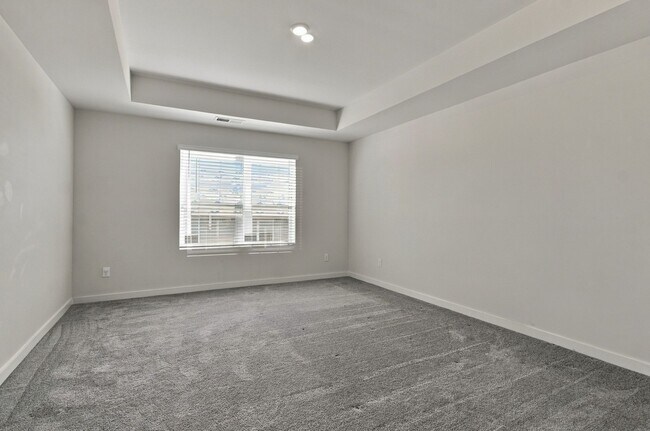 Building Photo - 1627 Manuka Ln