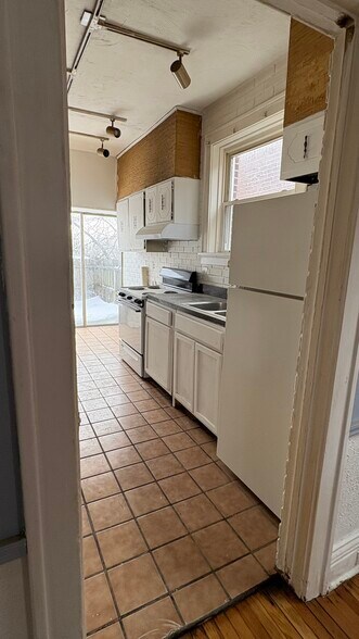 Building Photo - 4554 Morganford Rd