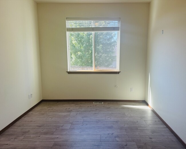 Building Photo - 7625 NE 201st Pl