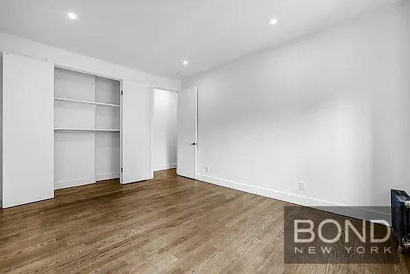 Building Photo - 45 Tiemann Pl