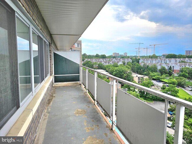 Building Photo - 5340 Holmes Run Pkwy