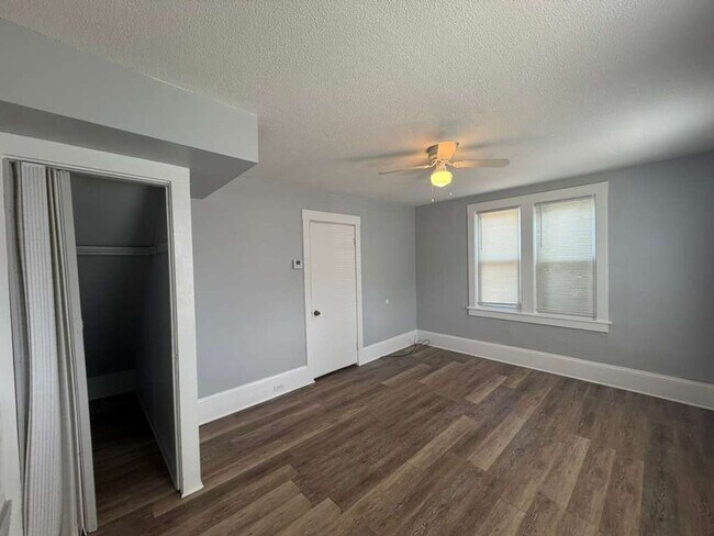 Building Photo - 3130 W 33rd St