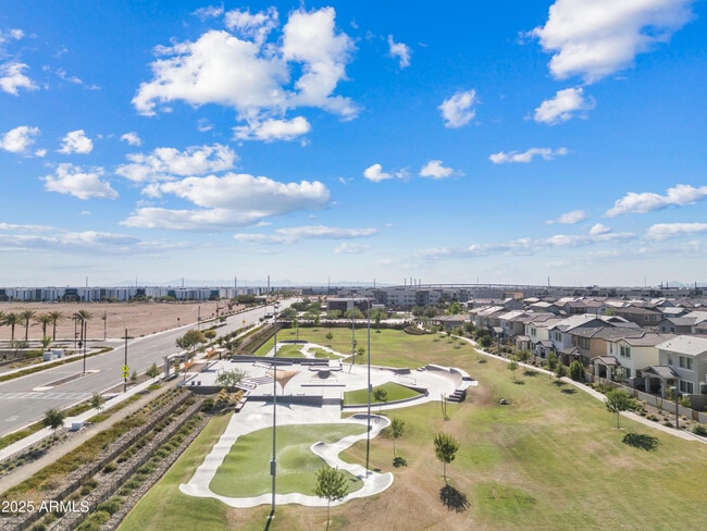 Building Photo - 4658 S Vapor