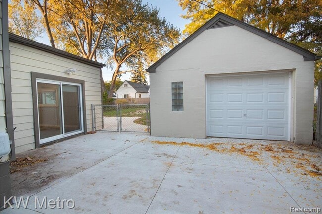 Building Photo - 22101 Ridgeway St