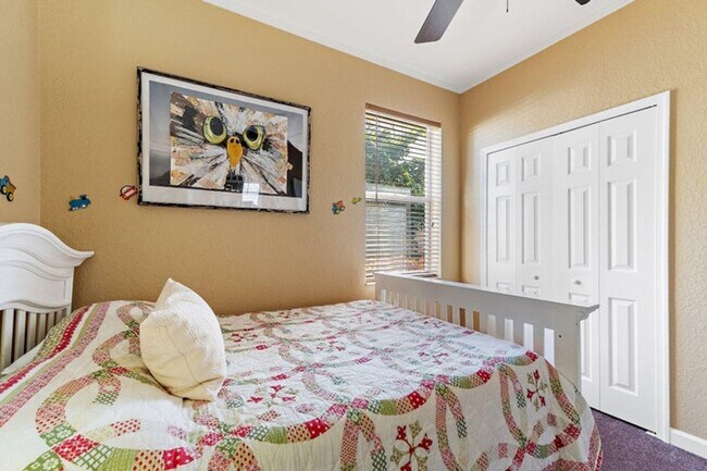 Building Photo - 6024 SE Crooked Oak Ave