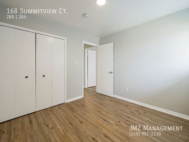 Building Photo - 168 Summit View Ct