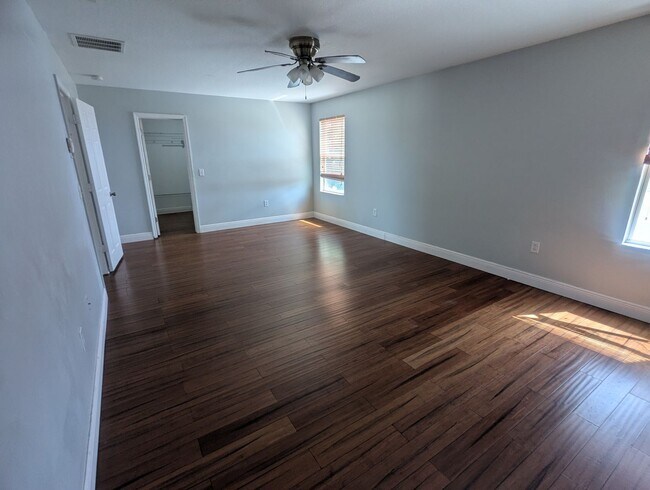 Building Photo - For Rent: Spacious, Open Floor Plan, 4 Bedroom House, Mount Dora Florida.