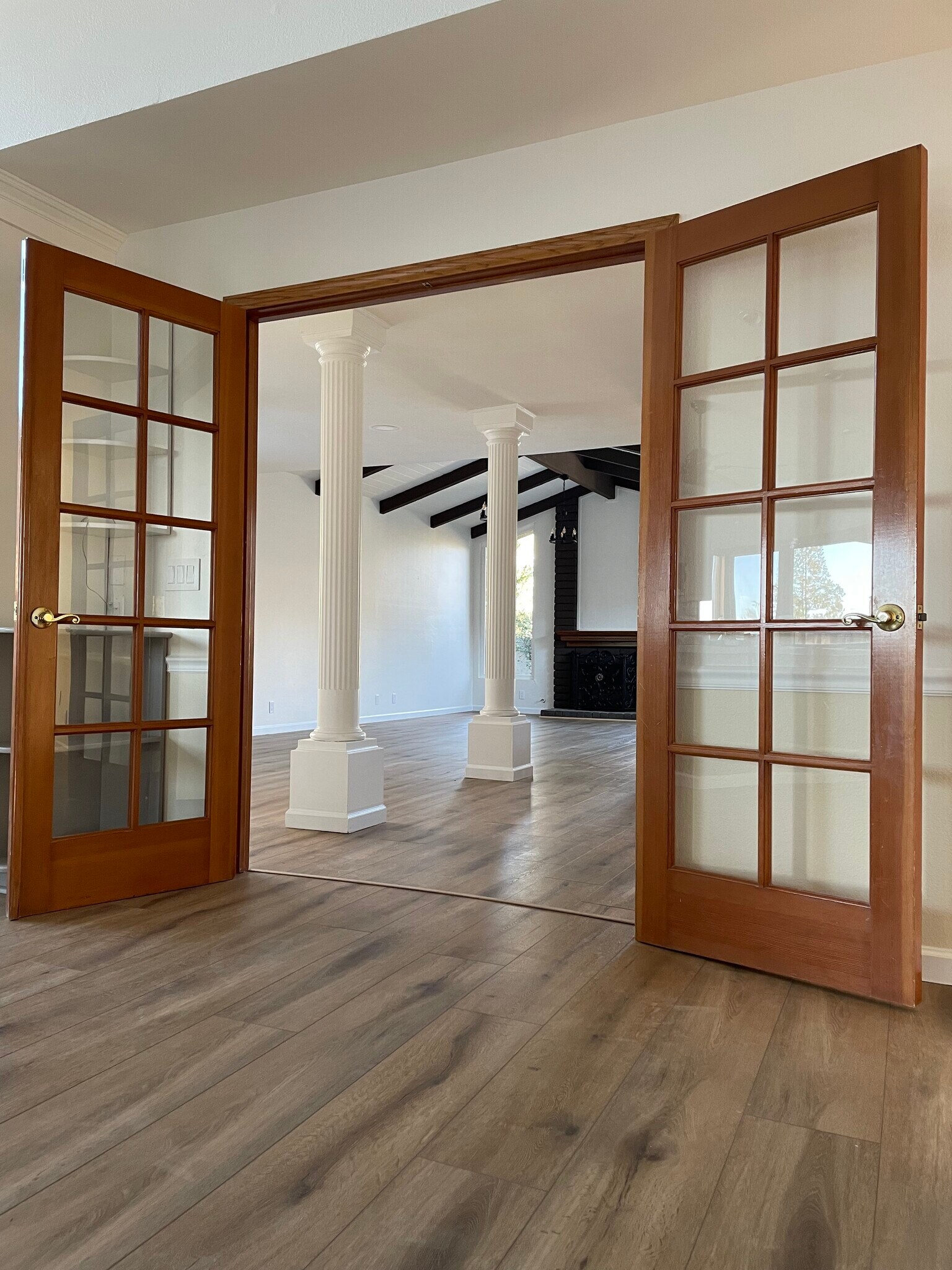 Building Photo - 717 Navaronne Way