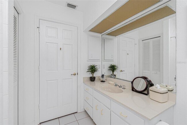 Building Photo - 202 George Rd SE