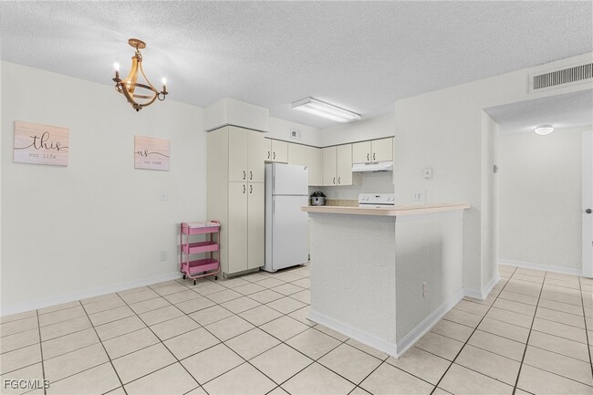 Building Photo - 13545 Eagle Ridge Dr