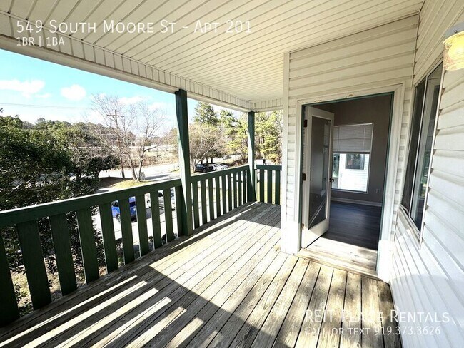 Building Photo - 549 S Moore St