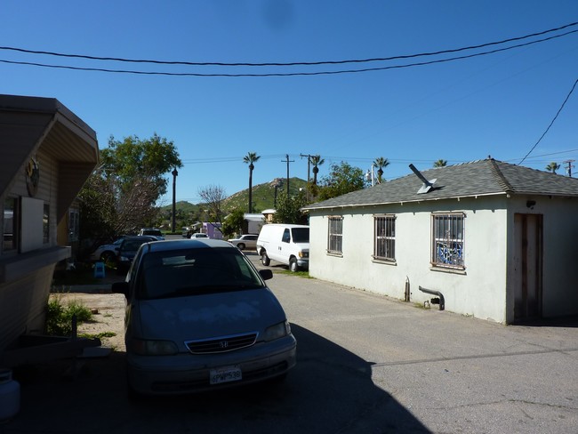 Building Photo - Orange Trailer Park