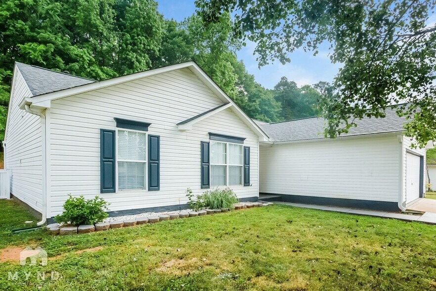Building Photo - 2066 Chapel Creek Rd