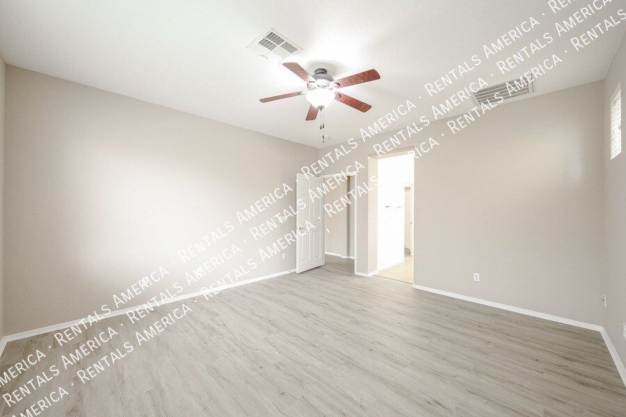 Building Photo - 19407 E Canary Way