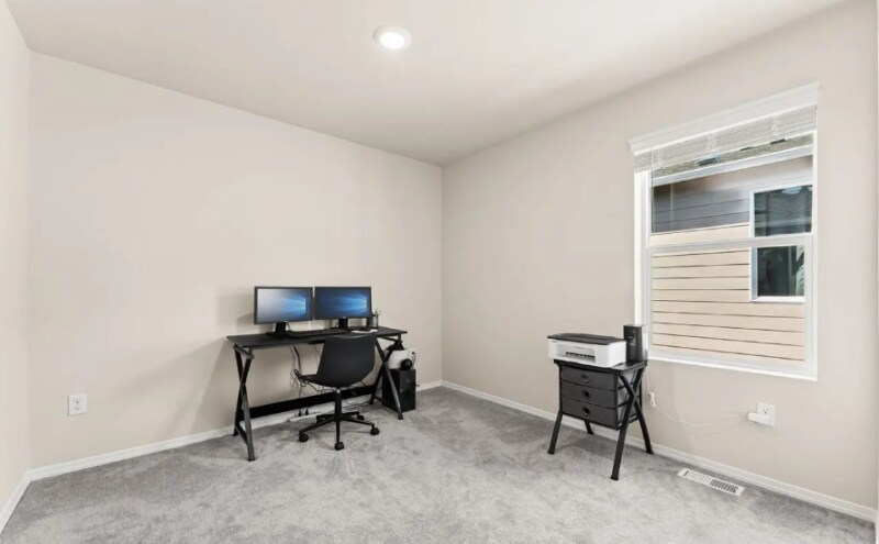 Building Photo - 4258 SE Woodford Ct