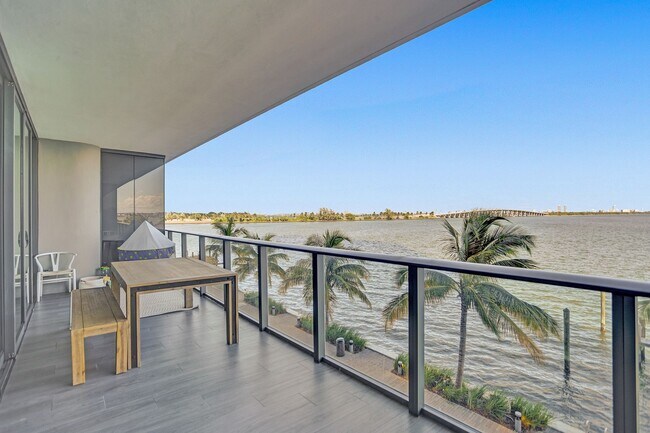 Building Photo - 3131 NE 7th Ave