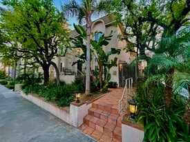 Building Photo - 1325 Wellesley Ave