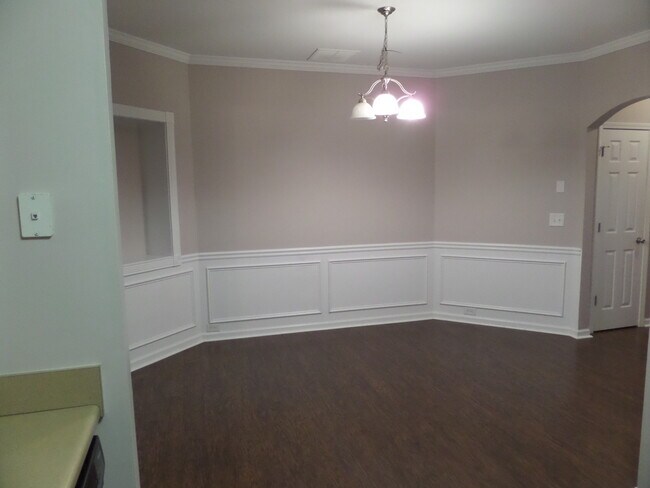 Building Photo - Rare 2 bed 2.5 bath  located in Kennesaw m...