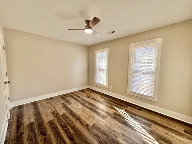 Building Photo - **OFFERING WAIVED APPLICATION FEES & $100 ...