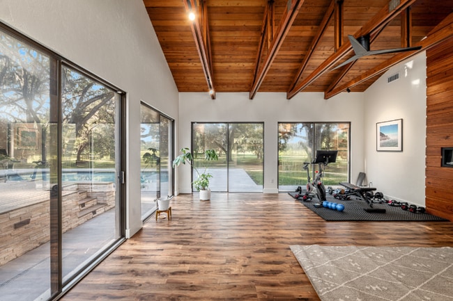 Building Photo - 8501 SW 103rd Ave