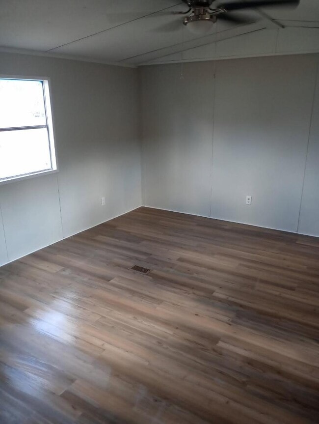 Building Photo - 11 Stewart Pines Loop NE