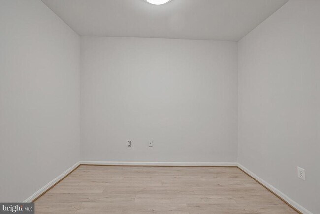 Building Photo - 15 Silverwood Cir