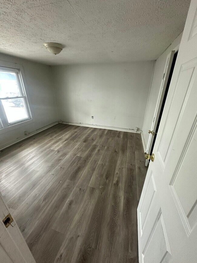 Building Photo - 841 Sevierville Rd