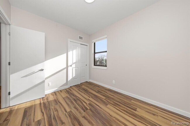 Building Photo - 16530 E Warren Ave