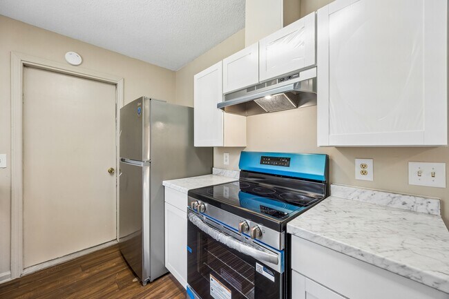 Building Photo - 117 Pinedale Dr