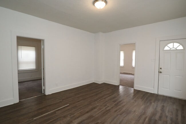 Building Photo - 2 Bedroom Indianapolis House!